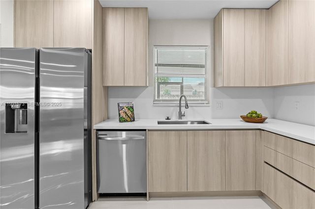 7430 Taylor St, Hollywood, FL 33024