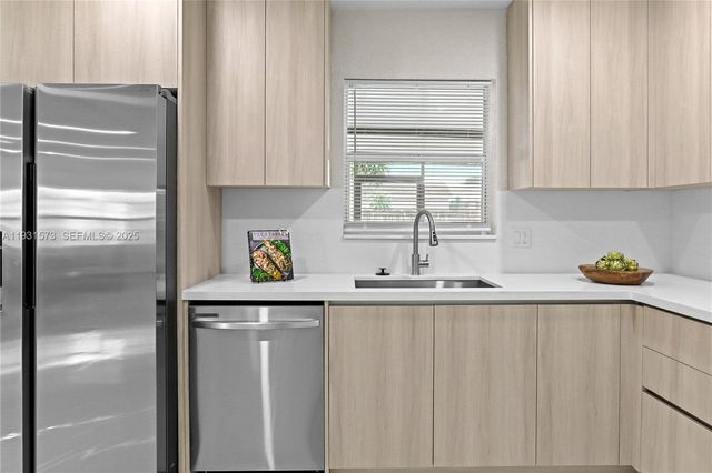 7430 Taylor St, Hollywood, FL 33024