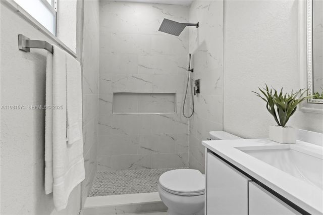 7430 Taylor St, Hollywood, FL 33024