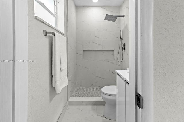 7430 Taylor St, Hollywood, FL 33024