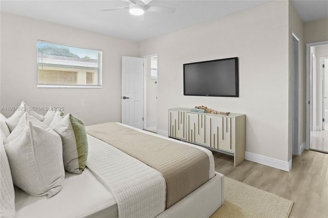 7430 Taylor St, Hollywood, FL 33024