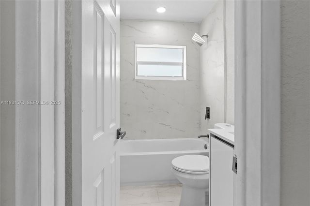 7430 Taylor St, Hollywood, FL 33024