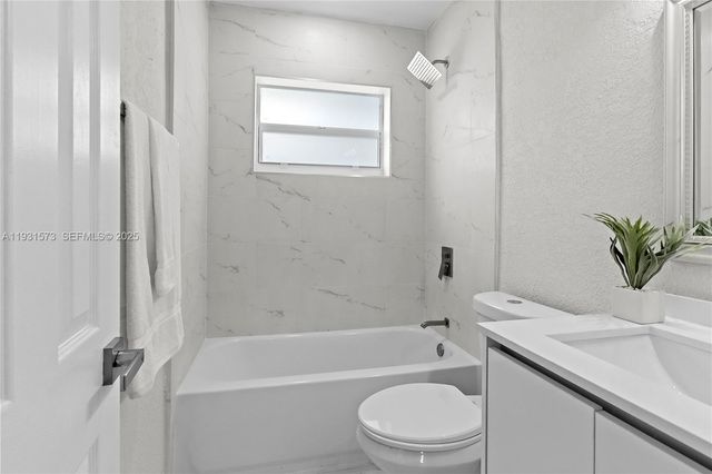 7430 Taylor St, Hollywood, FL 33024