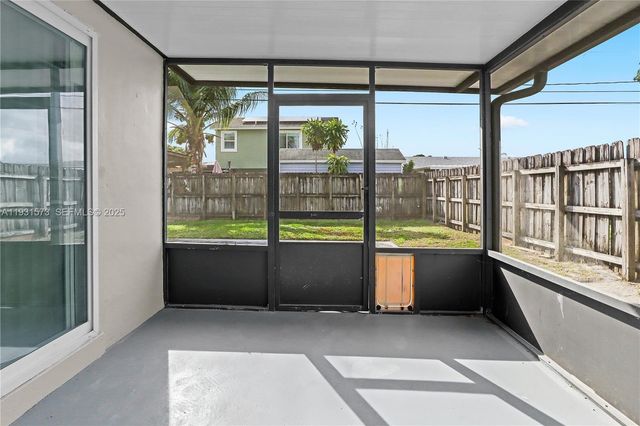 7430 Taylor St, Hollywood, FL 33024