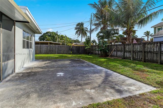 7430 Taylor St, Hollywood, FL 33024