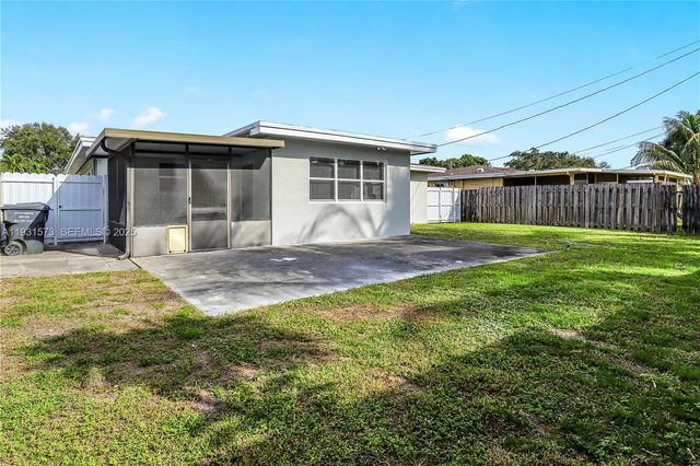 7430 Taylor St, Hollywood, FL 33024