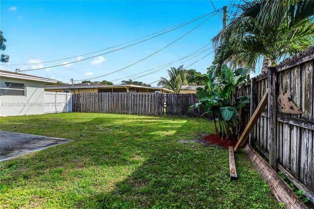 7430 Taylor St, Hollywood, FL 33024