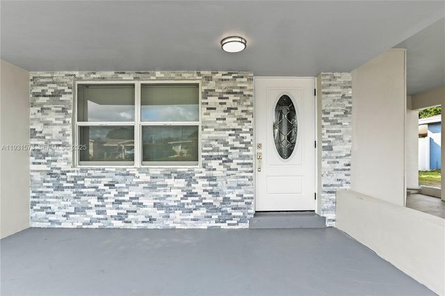 7430 Taylor St, Hollywood, FL 33024