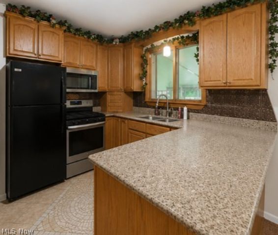2170 Delaware Avenue, Akron, OH 44312