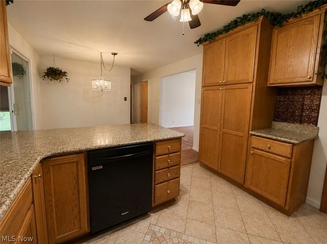 2170 Delaware Avenue, Akron, OH 44312