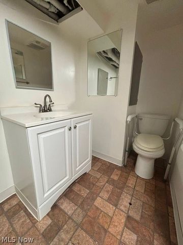 2170 Delaware Avenue, Akron, OH 44312