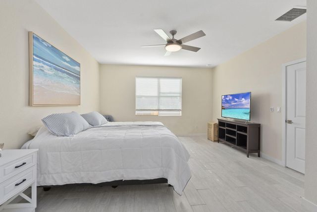 2780 NE Breezeway Circle, Jensen Beach, FL 34957