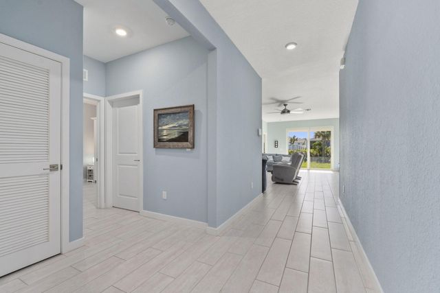 2780 NE Breezeway Circle, Jensen Beach, FL 34957
