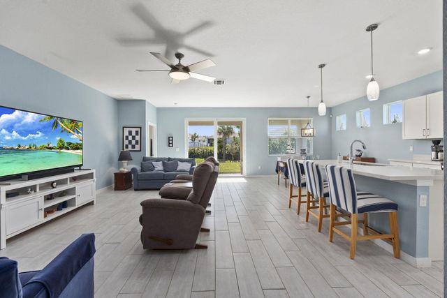 2780 NE Breezeway Circle, Jensen Beach, FL 34957