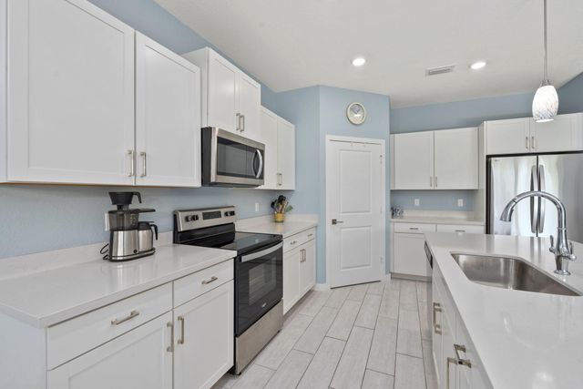 2780 NE Breezeway Circle, Jensen Beach, FL 34957