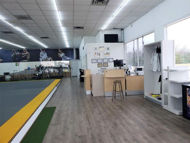 6709 Rufe Snow Drive, Watauga, TX 76148