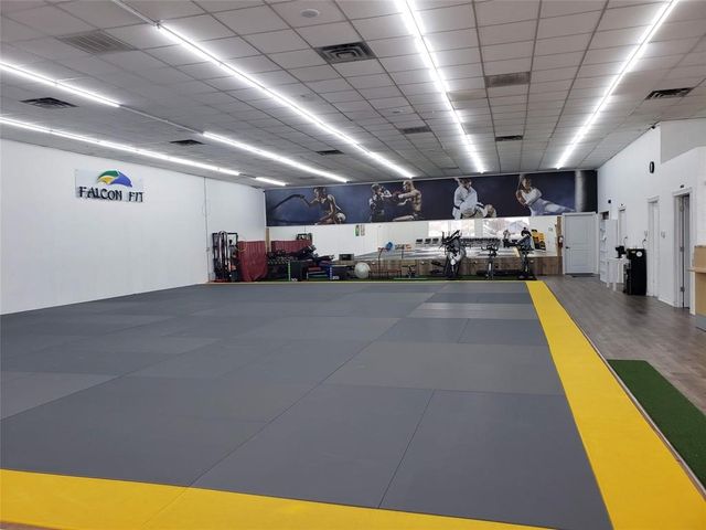 6709 Rufe Snow Drive, Watauga, TX 76148