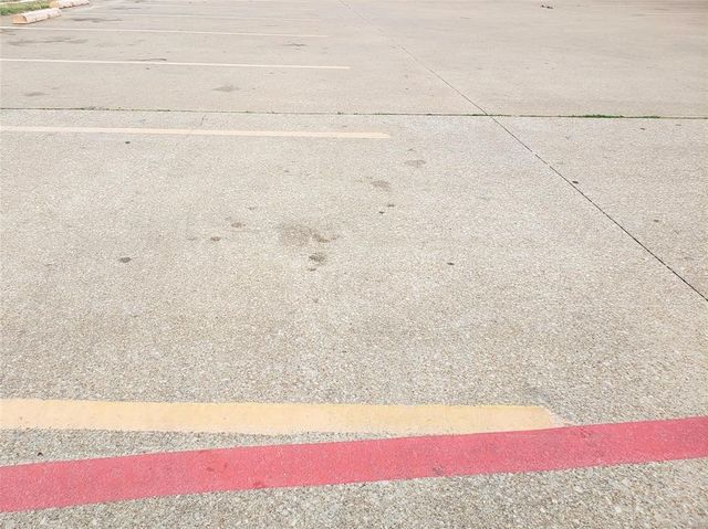 6709 Rufe Snow Drive, Watauga, TX 76148