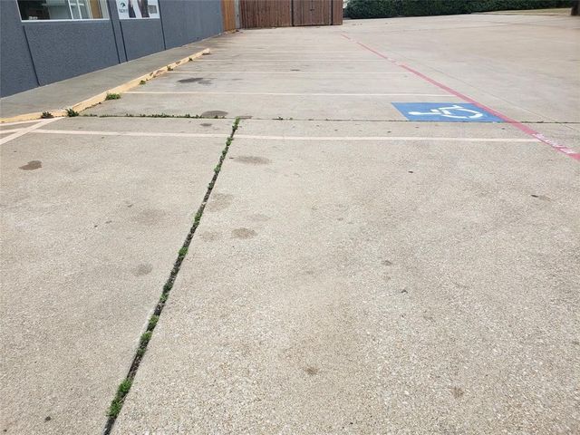 6709 Rufe Snow Drive, Watauga, TX 76148