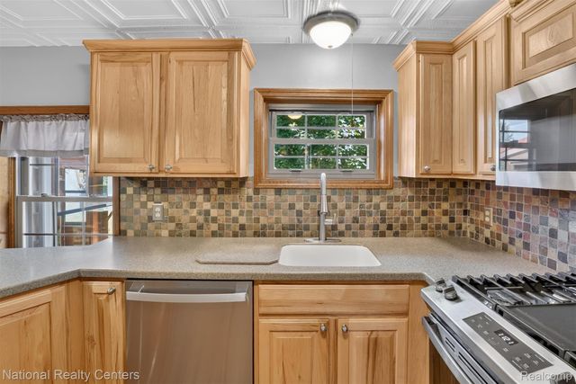 127 W Albain Road, Petersburg, MI 49270