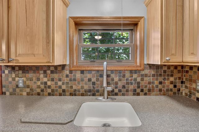 127 W Albain Road, Petersburg, MI 49270