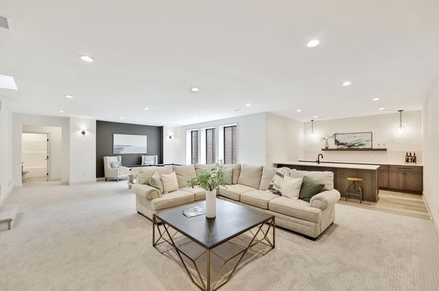 3314 N Bedford Ct, Wichita, KS 67226