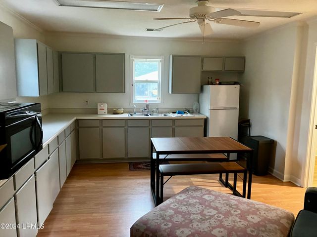 86 Savannah Highway, Port Royal, SC 29935