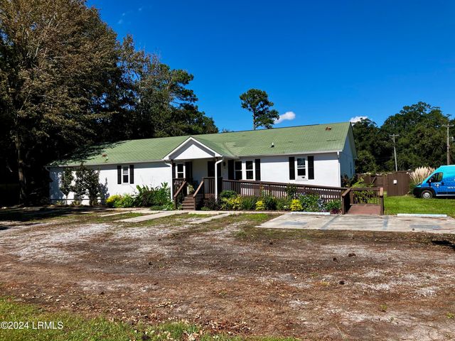 86 Savannah Highway, Port Royal, SC 29935