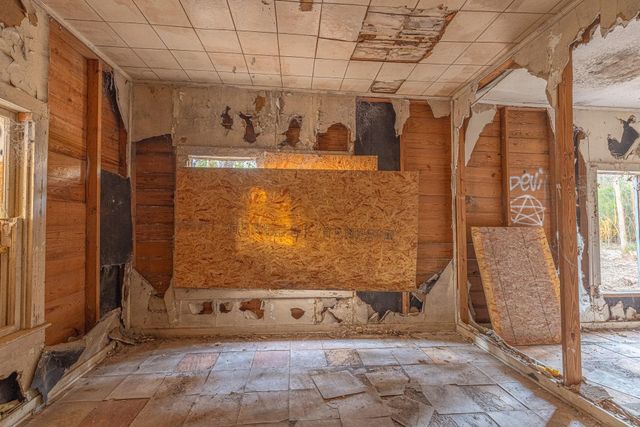 162 Meadow Ln, Livingston, TX 77351