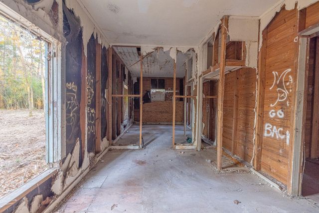 162 Meadow Ln, Livingston, TX 77351