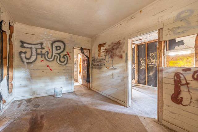 162 Meadow Ln, Livingston, TX 77351