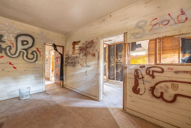 162 Meadow Ln, Livingston, TX 77351