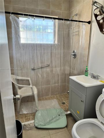 950 NE 160th Street, North Miami Beach, FL 33162