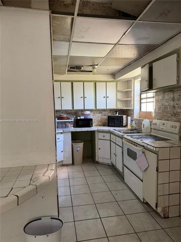 950 NE 160th Street, North Miami Beach, FL 33162