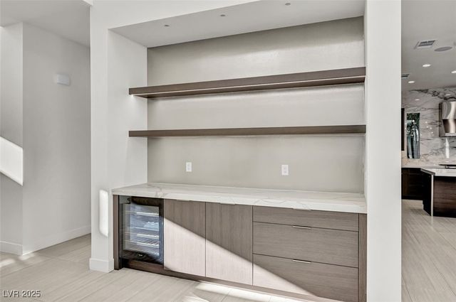 68 Grey Feather Drive, Las Vegas, NV 89135