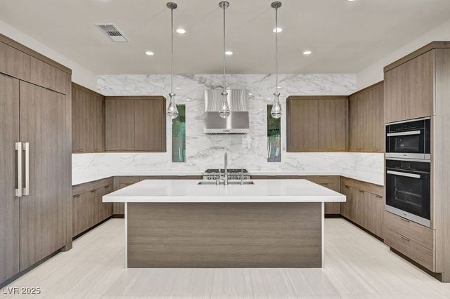 68 Grey Feather Drive, Las Vegas, NV 89135