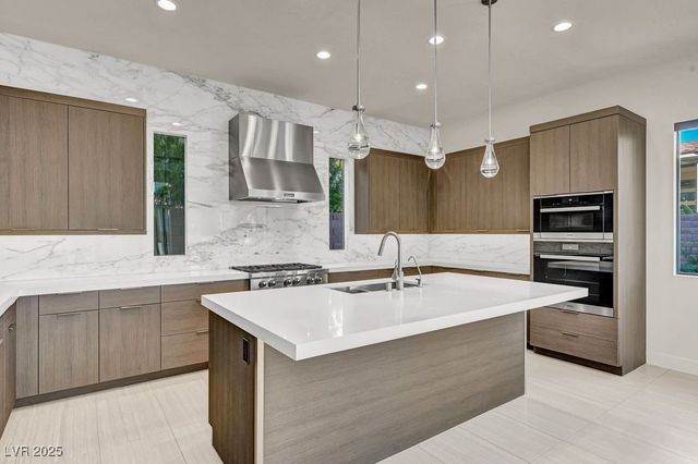 68 Grey Feather Drive, Las Vegas, NV 89135