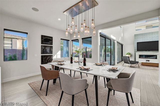 68 Grey Feather Drive, Las Vegas, NV 89135