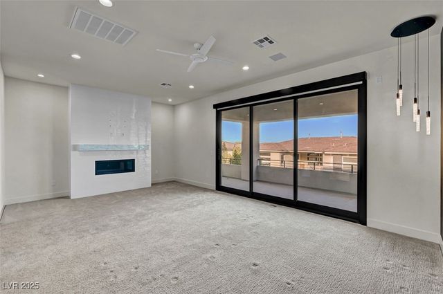 68 Grey Feather Drive, Las Vegas, NV 89135