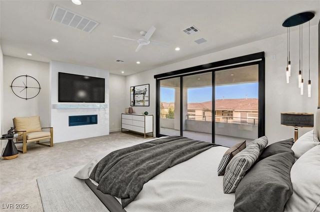 68 Grey Feather Drive, Las Vegas, NV 89135