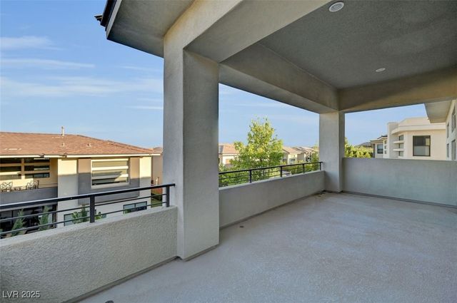 68 Grey Feather Drive, Las Vegas, NV 89135