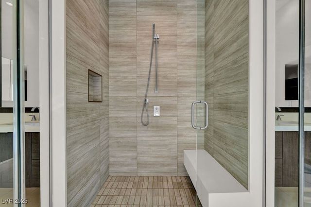 68 Grey Feather Drive, Las Vegas, NV 89135