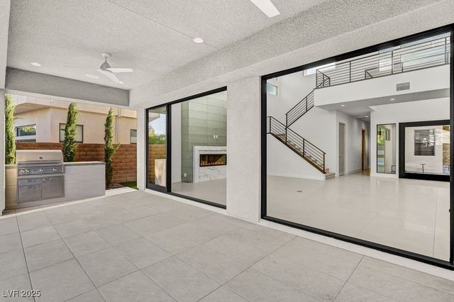 68 Grey Feather Drive, Las Vegas, NV 89135