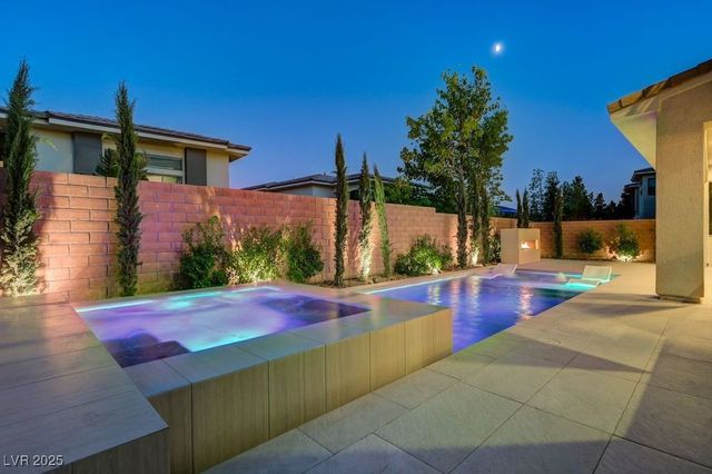 68 Grey Feather Drive, Las Vegas, NV 89135