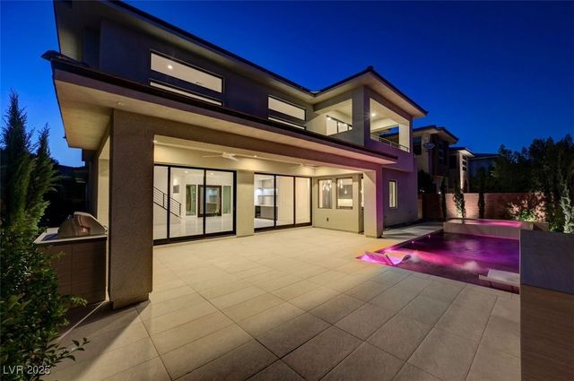 68 Grey Feather Drive, Las Vegas, NV 89135