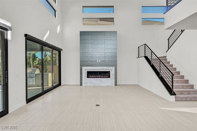 68 Grey Feather Drive, Las Vegas, NV 89135