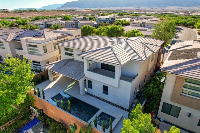 68 Grey Feather Drive, Las Vegas, NV 89135