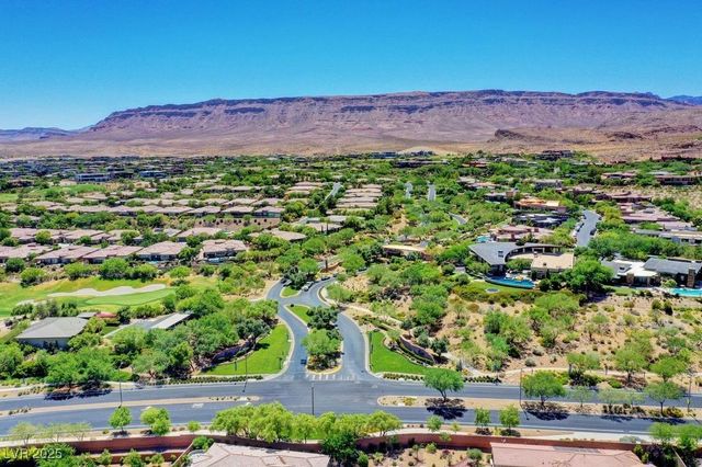 68 Grey Feather Drive, Las Vegas, NV 89135