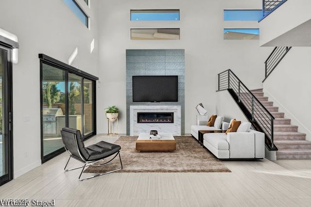 68 Grey Feather Drive, Las Vegas, NV 89135