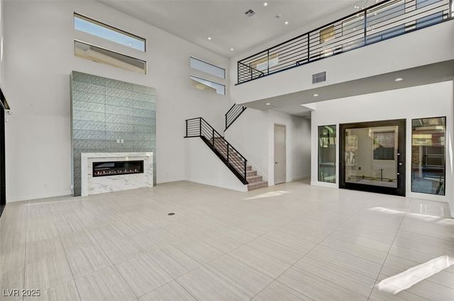 68 Grey Feather Drive, Las Vegas, NV 89135